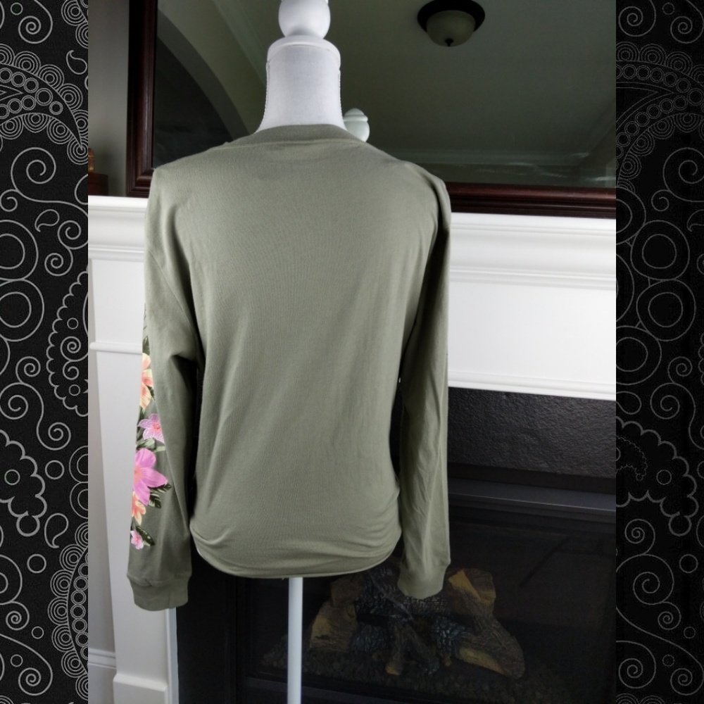 Victoria's Secret PINK tie front V neck shirt - Picture 3 of 4